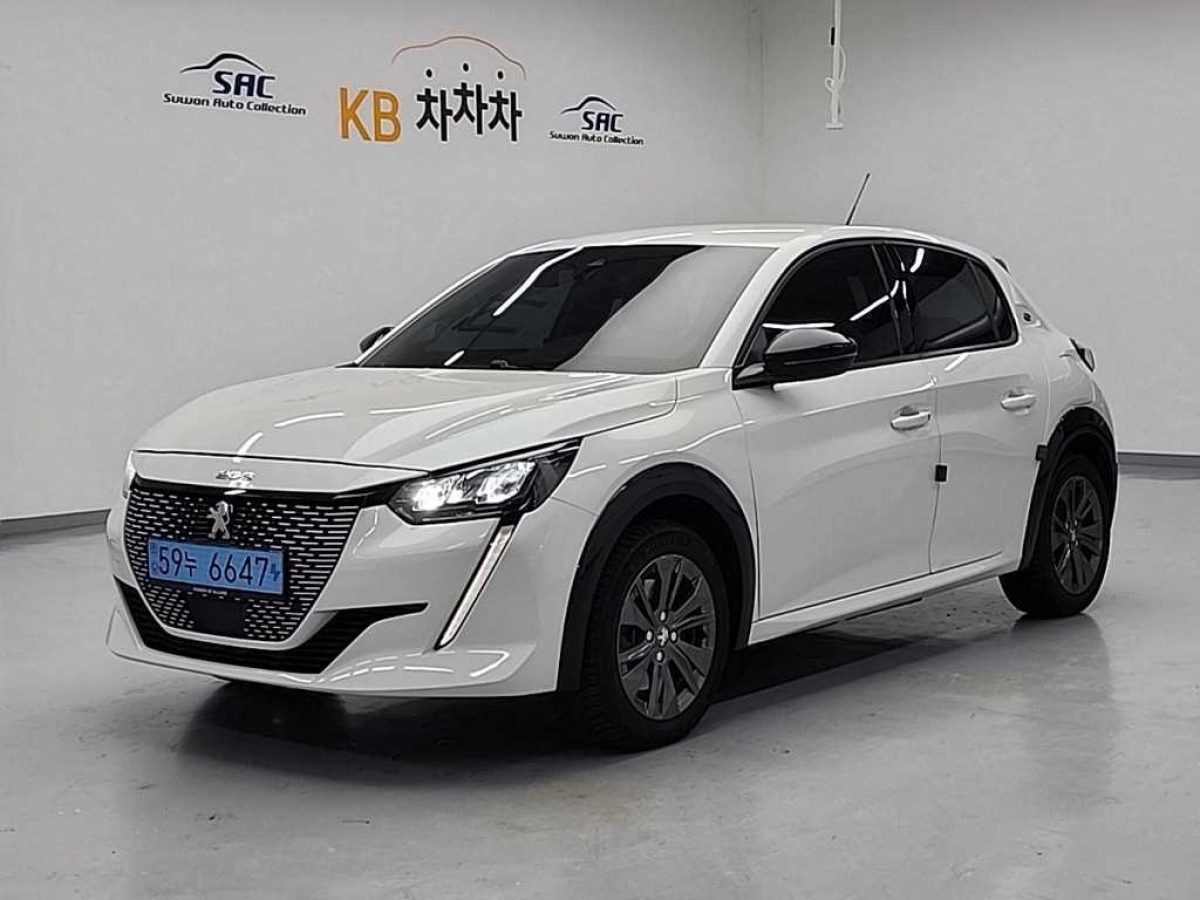 PEUGEOT E-208  2022