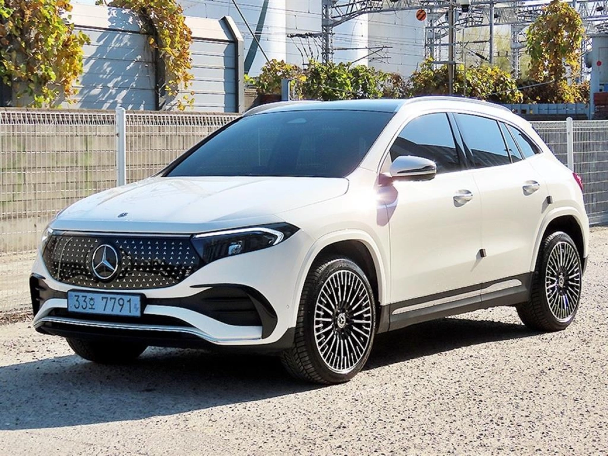 MERCEDES BENZ EQA H243