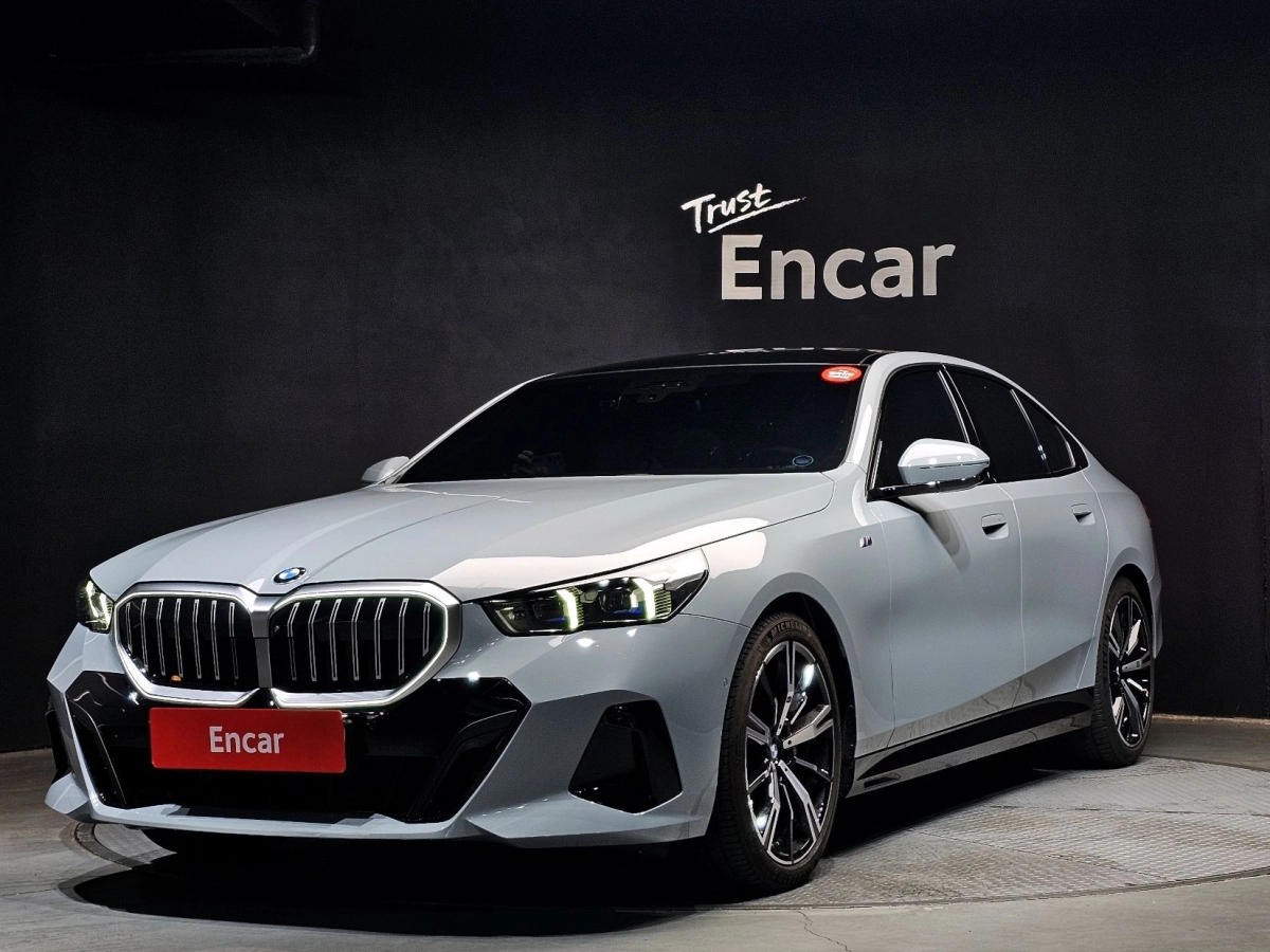 BMW 5-SERIES G60  2025