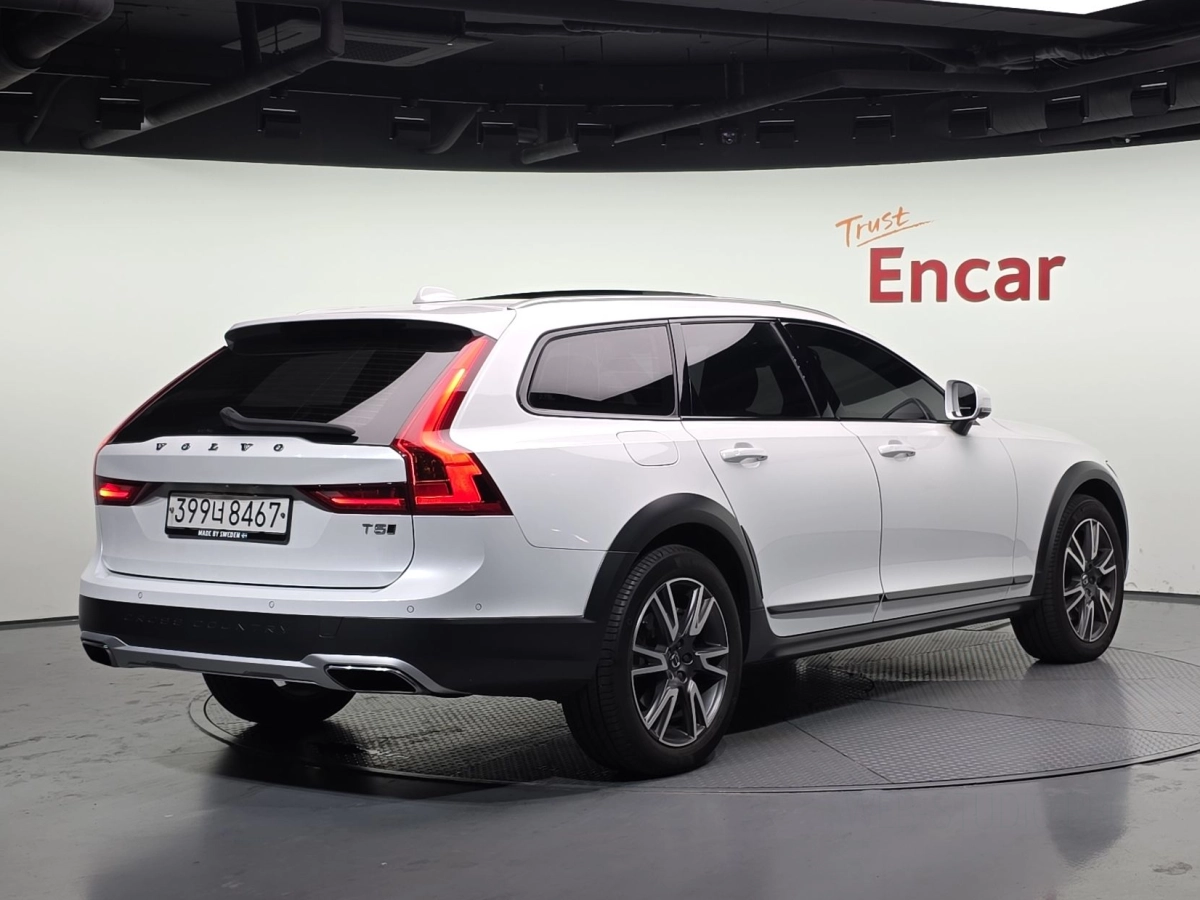 VOLVO V90 CROSS COUNTRY