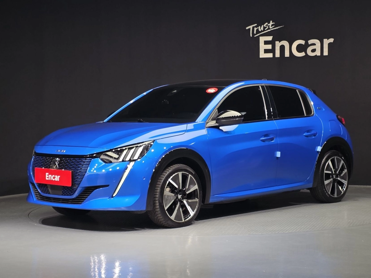 PEUGEOT E-208  2021