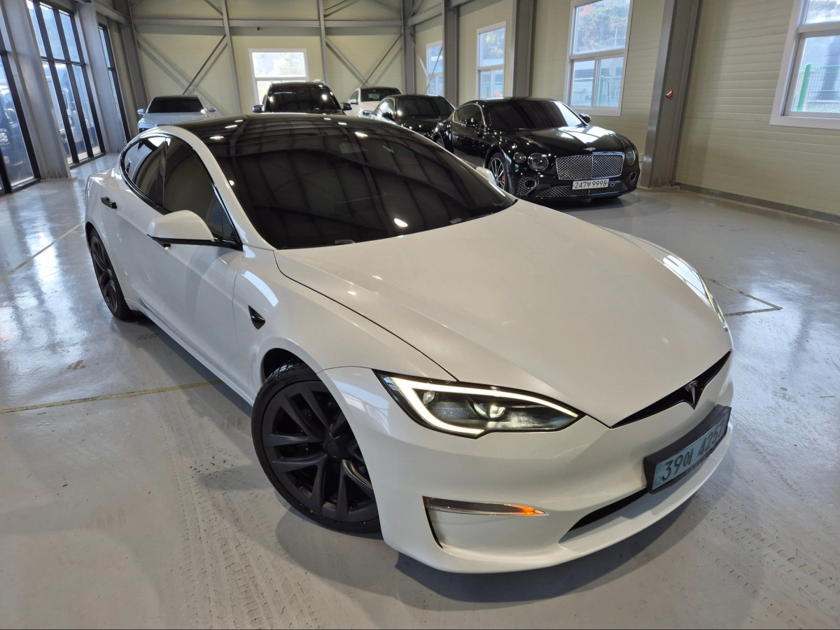 TESLA MODEL S