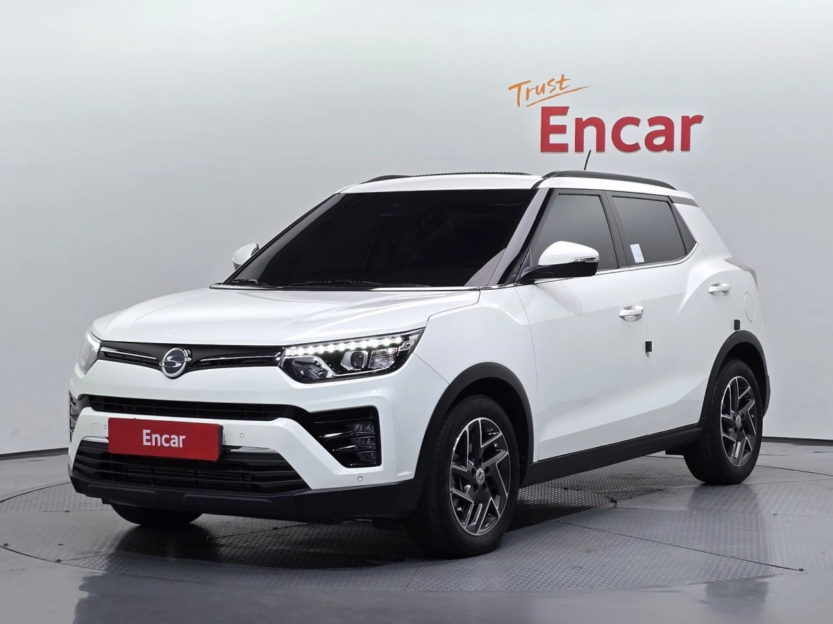 SSANGYONG TIVOLI VERY NEW