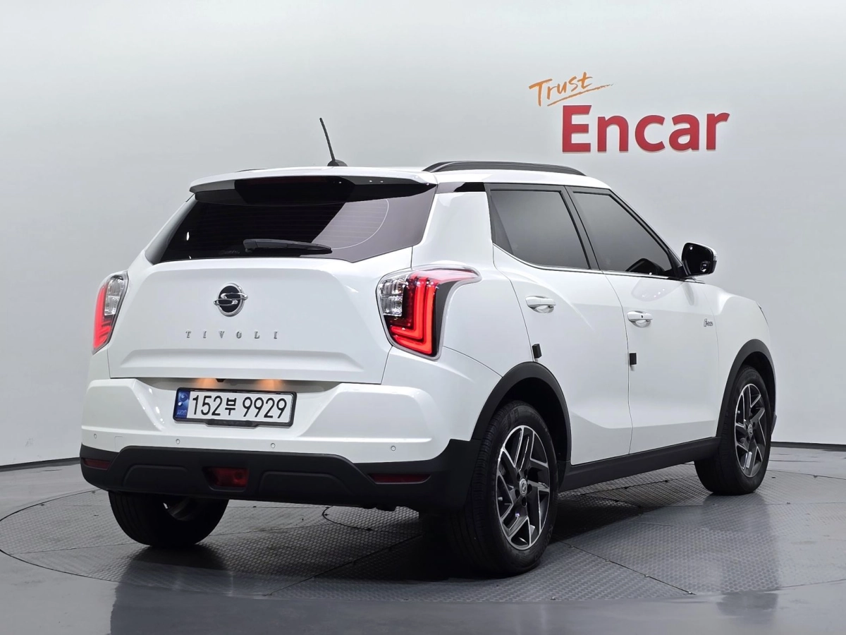 SSANGYONG TIVOLI VERY NEW