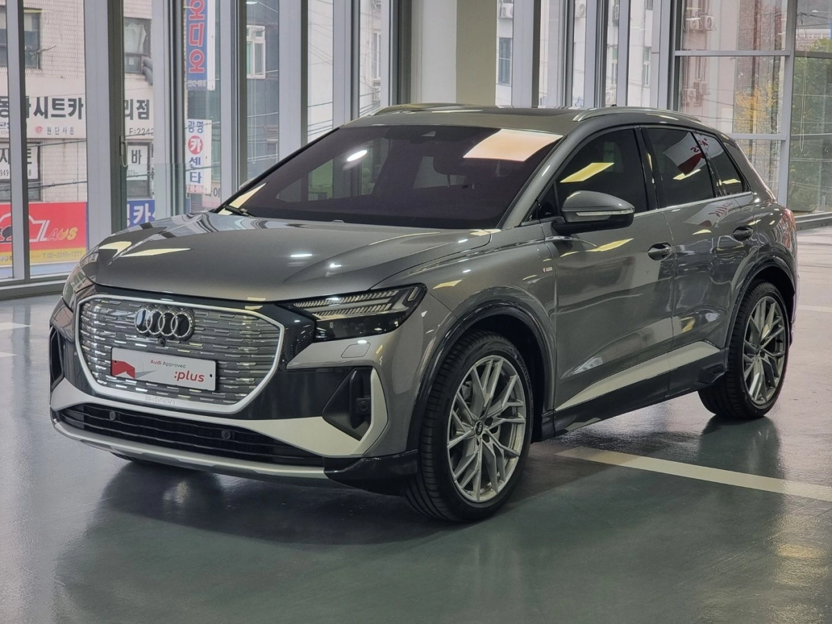 AUDI Q4 E-TRON F4  2025