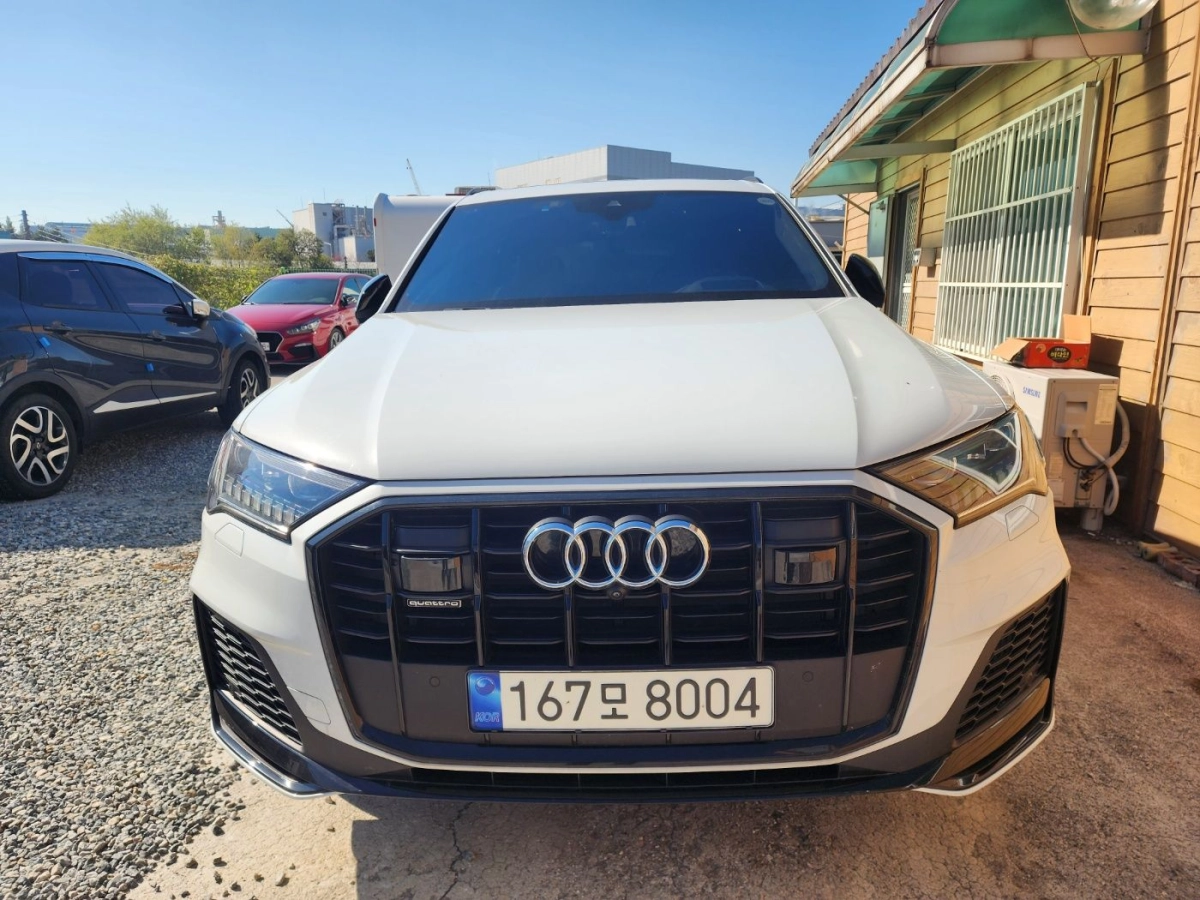 AUDI Q7 4M