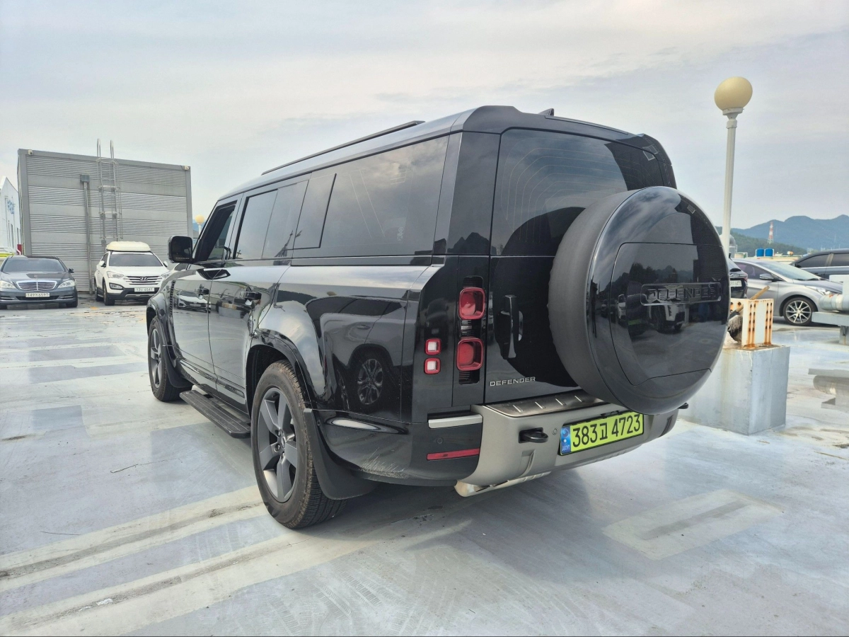 LAND ROVER DEFENDER L663