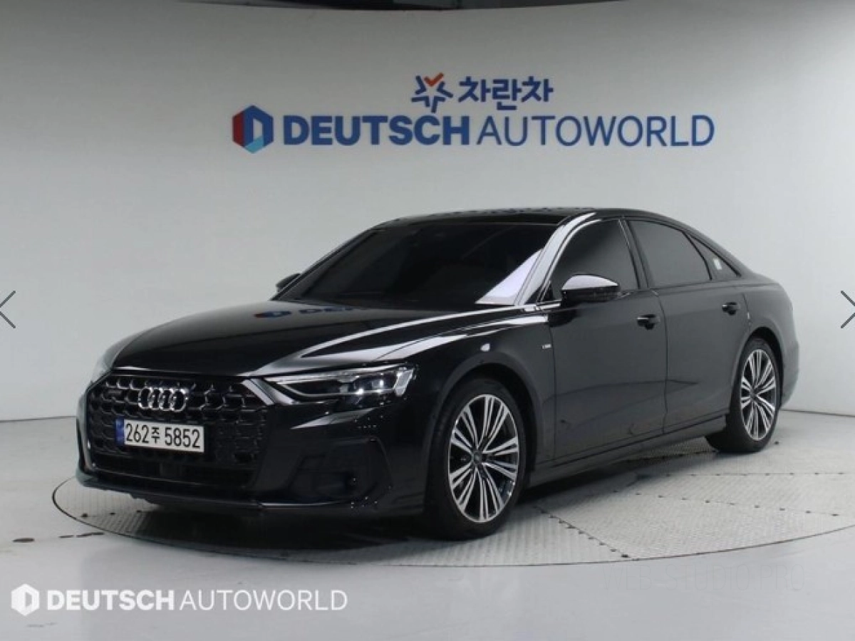 AUDI A8 D5  2023