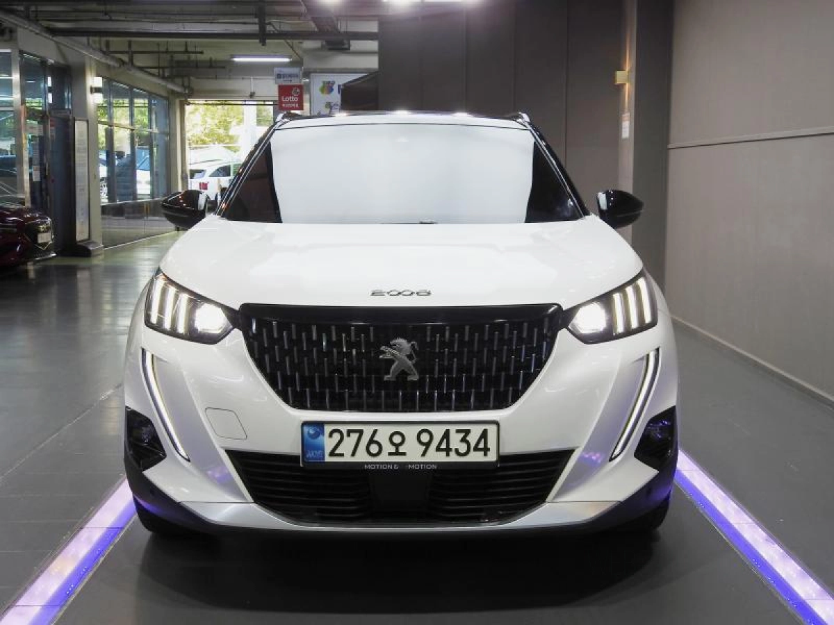 PEUGEOT 2008  2021
