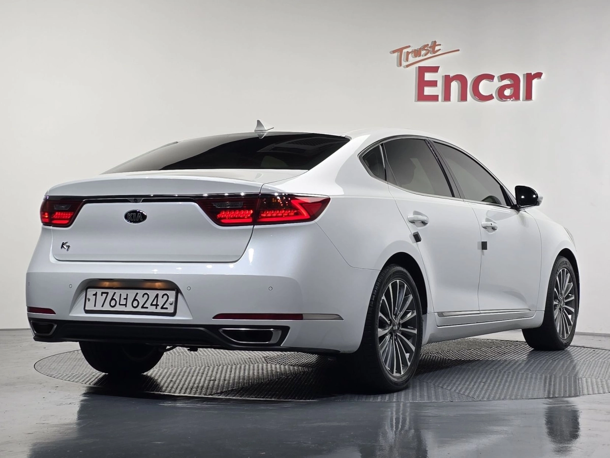 KIA K7