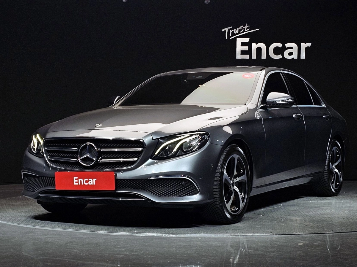 MERCEDES BENZ E-CLASS W213 2020