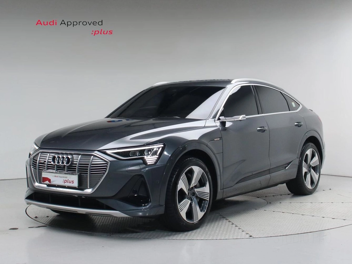 AUDI E-TRON  2023