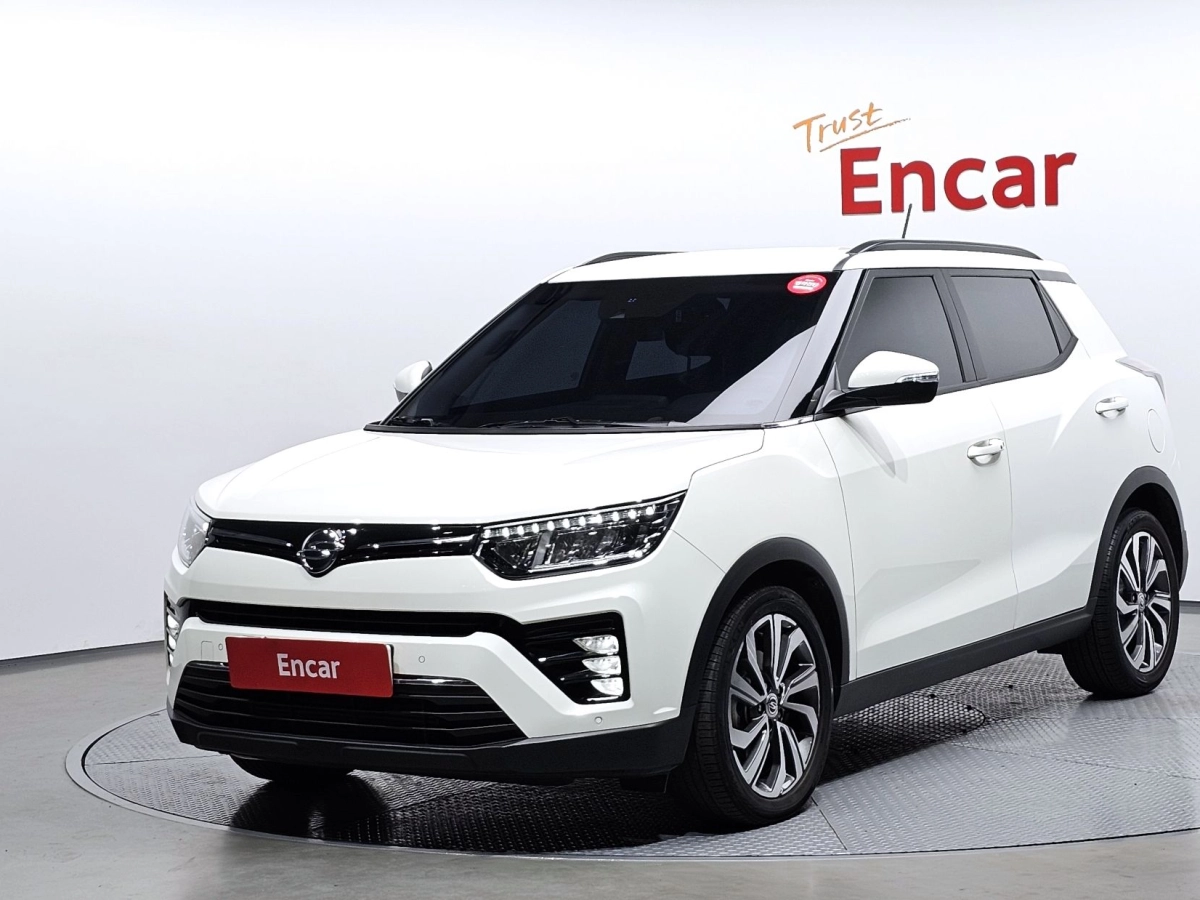 SSANGYONG TIVOLI VERY NEW