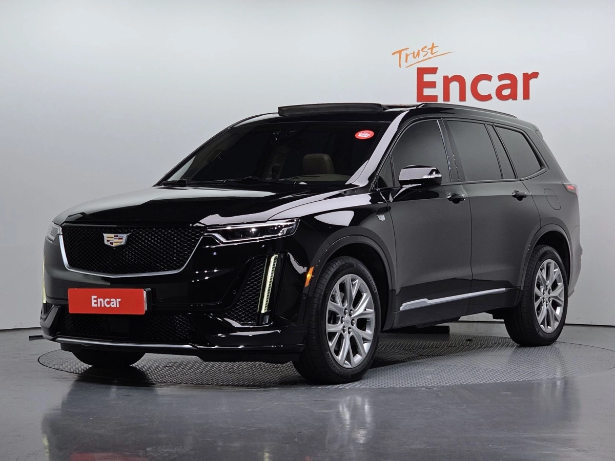 CADILLAC XT6