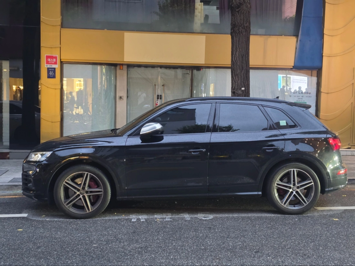 AUDI SQ5 FY