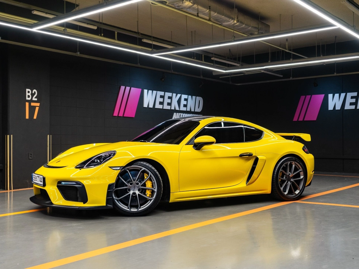 PORSCHE 718 CAYMAN