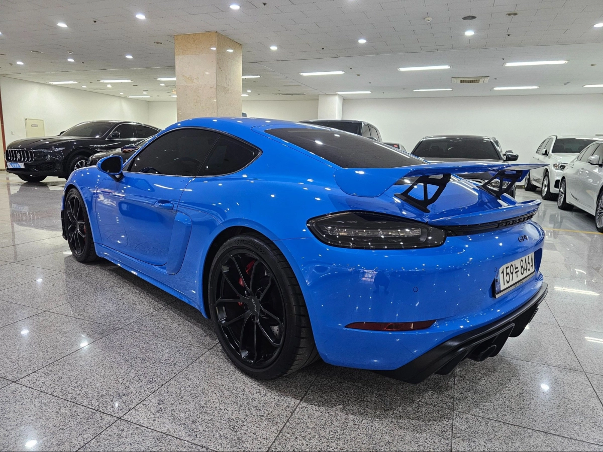 PORSCHE 718 CAYMAN