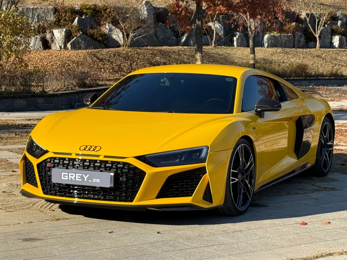 AUDI R8 4S  2021