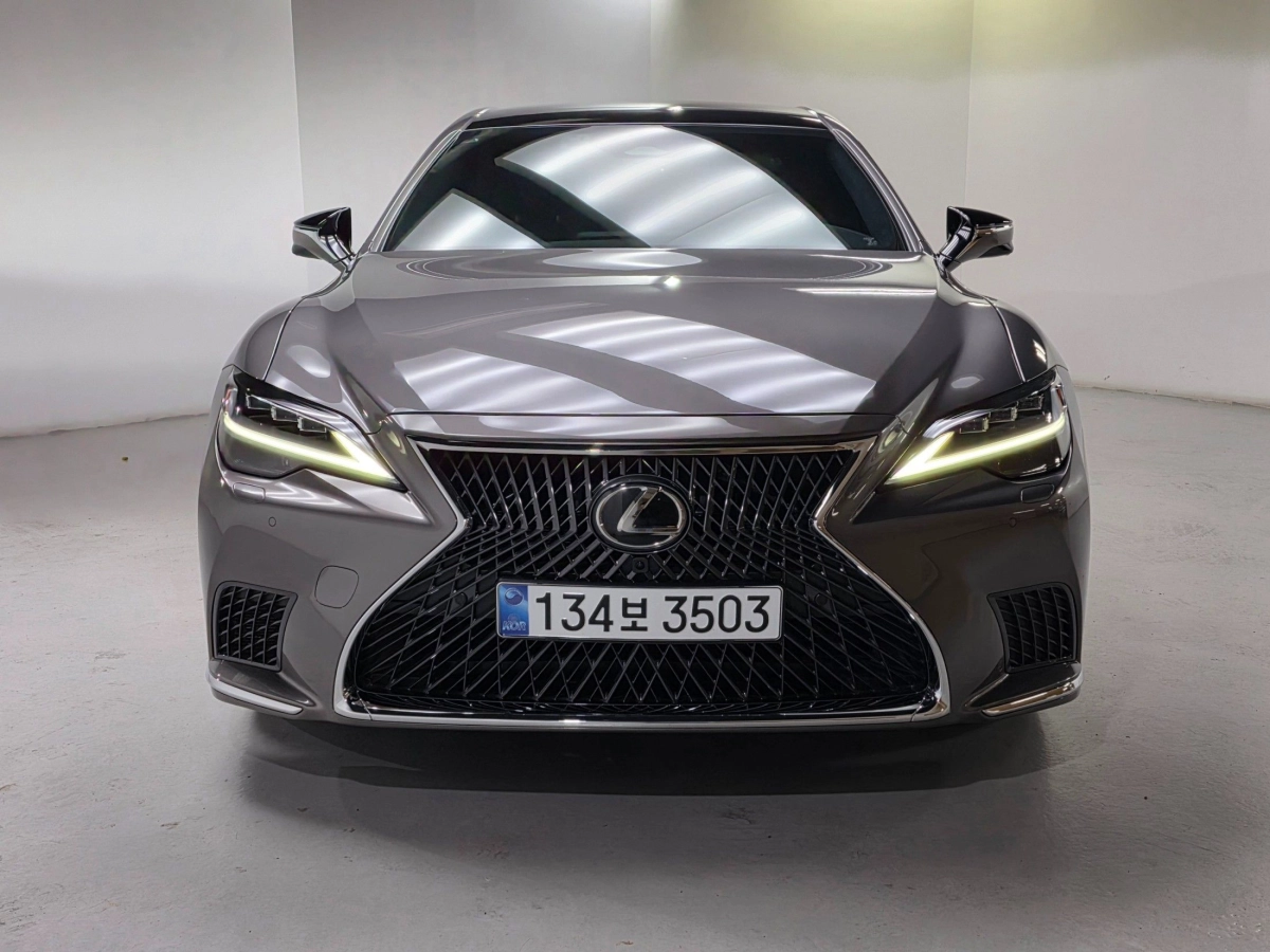 LEXUS LS500