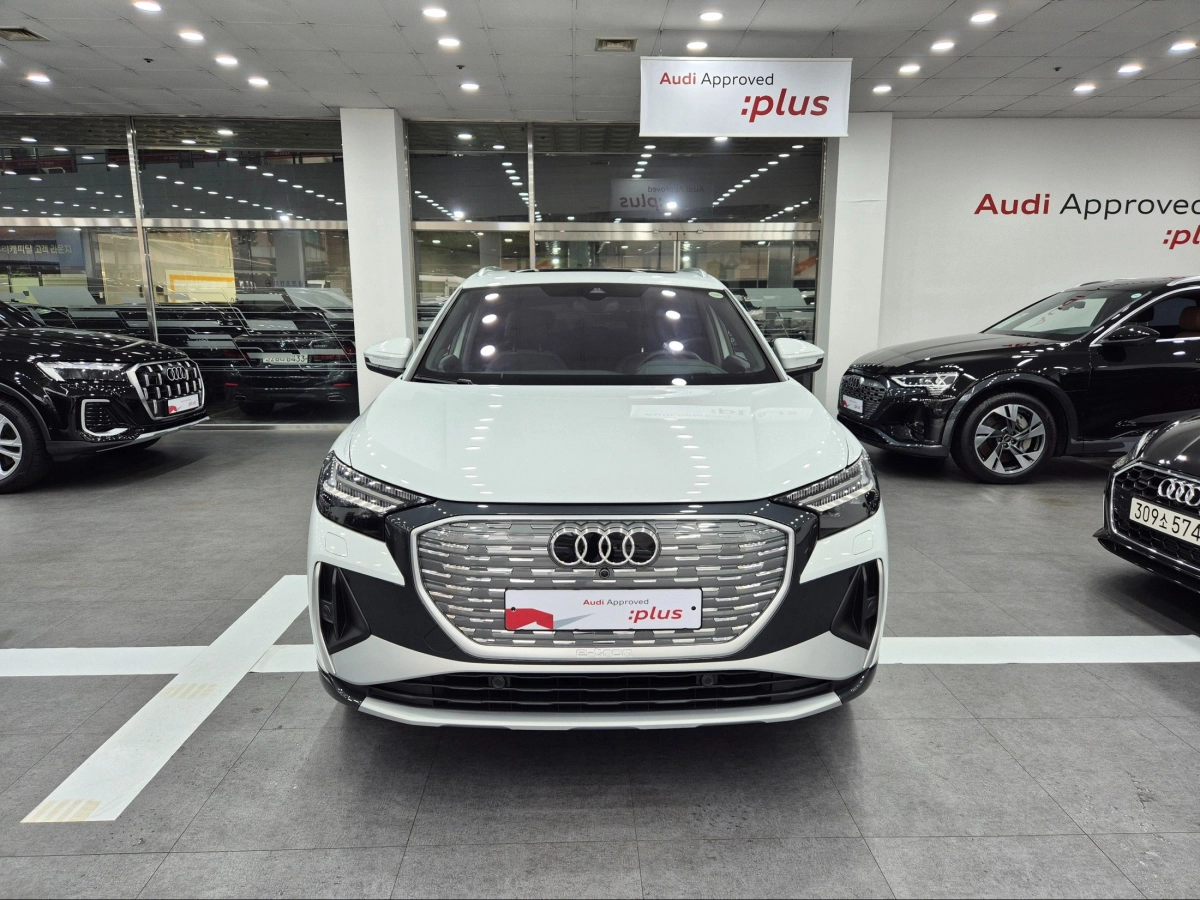 AUDI Q4 E-TRON F4