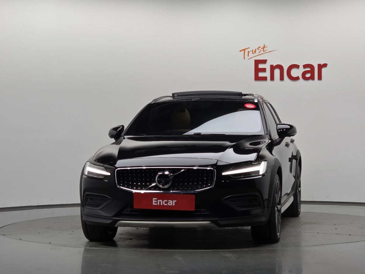VOLVO V60 CROSS COUNTRY