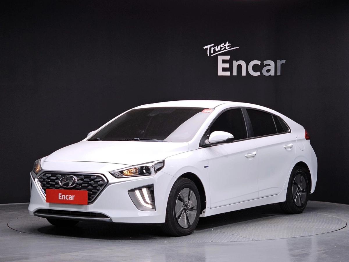 HYUNDAI IONIQ HYBRID