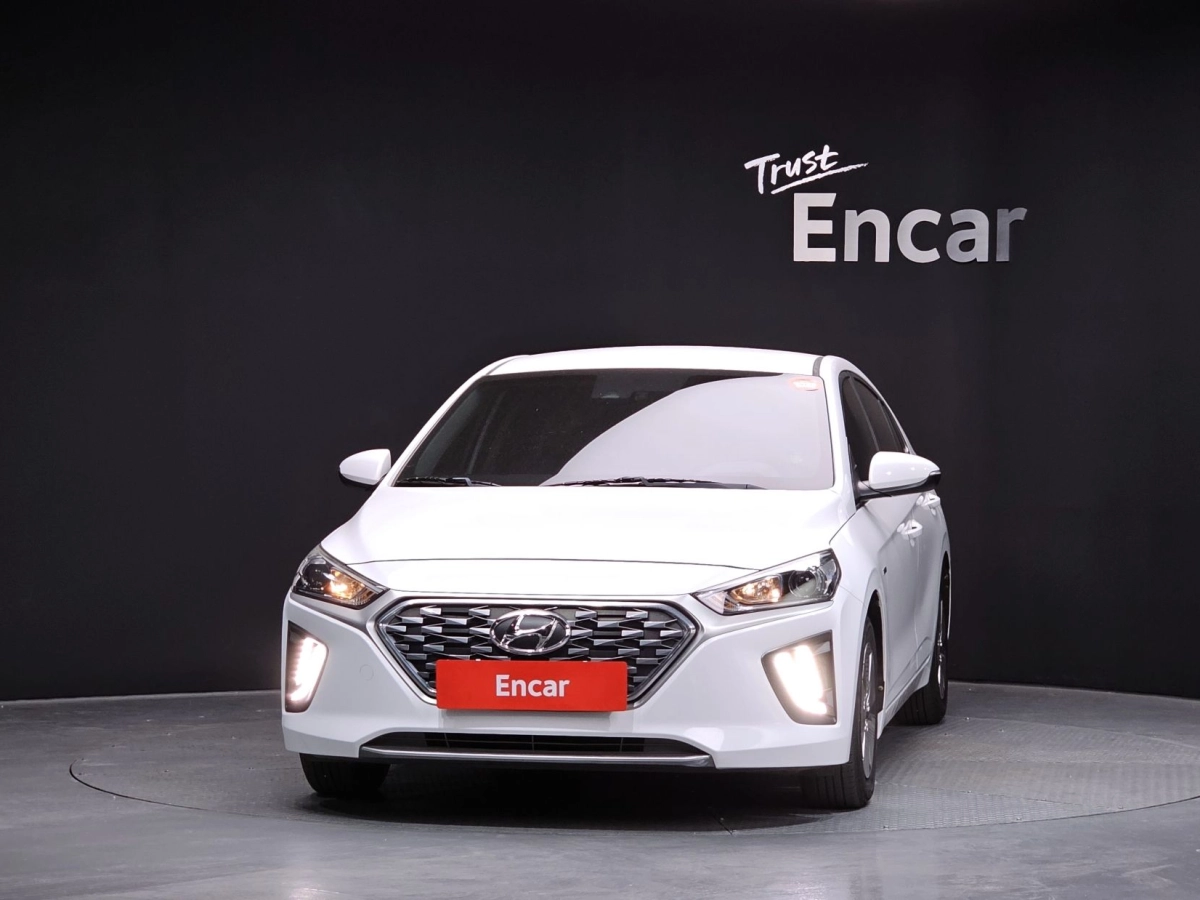 HYUNDAI IONIQ HYBRID