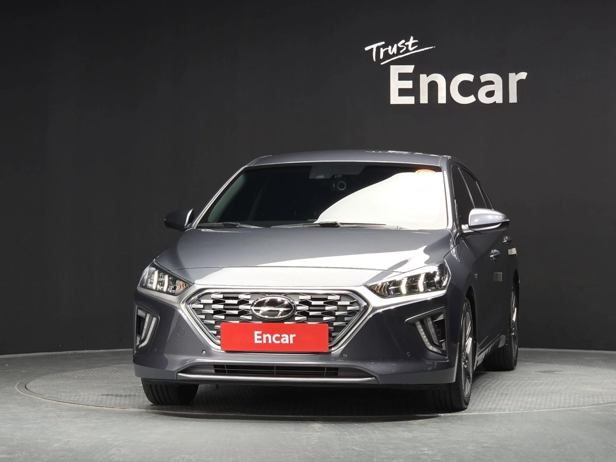 HYUNDAI IONIQ HYBRID