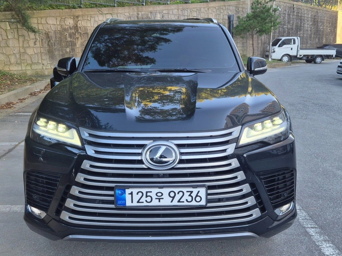LEXUS LX  2025