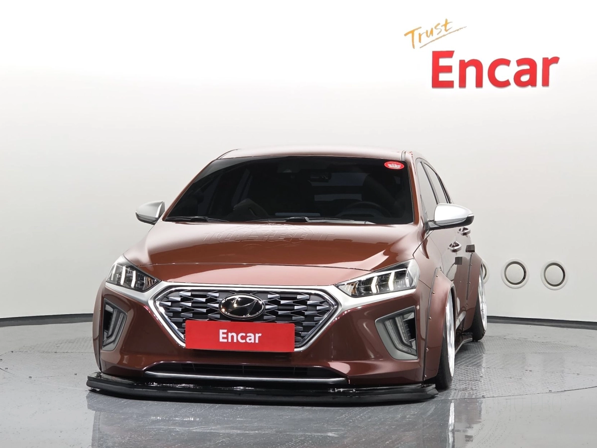 HYUNDAI IONIQ HYBRID