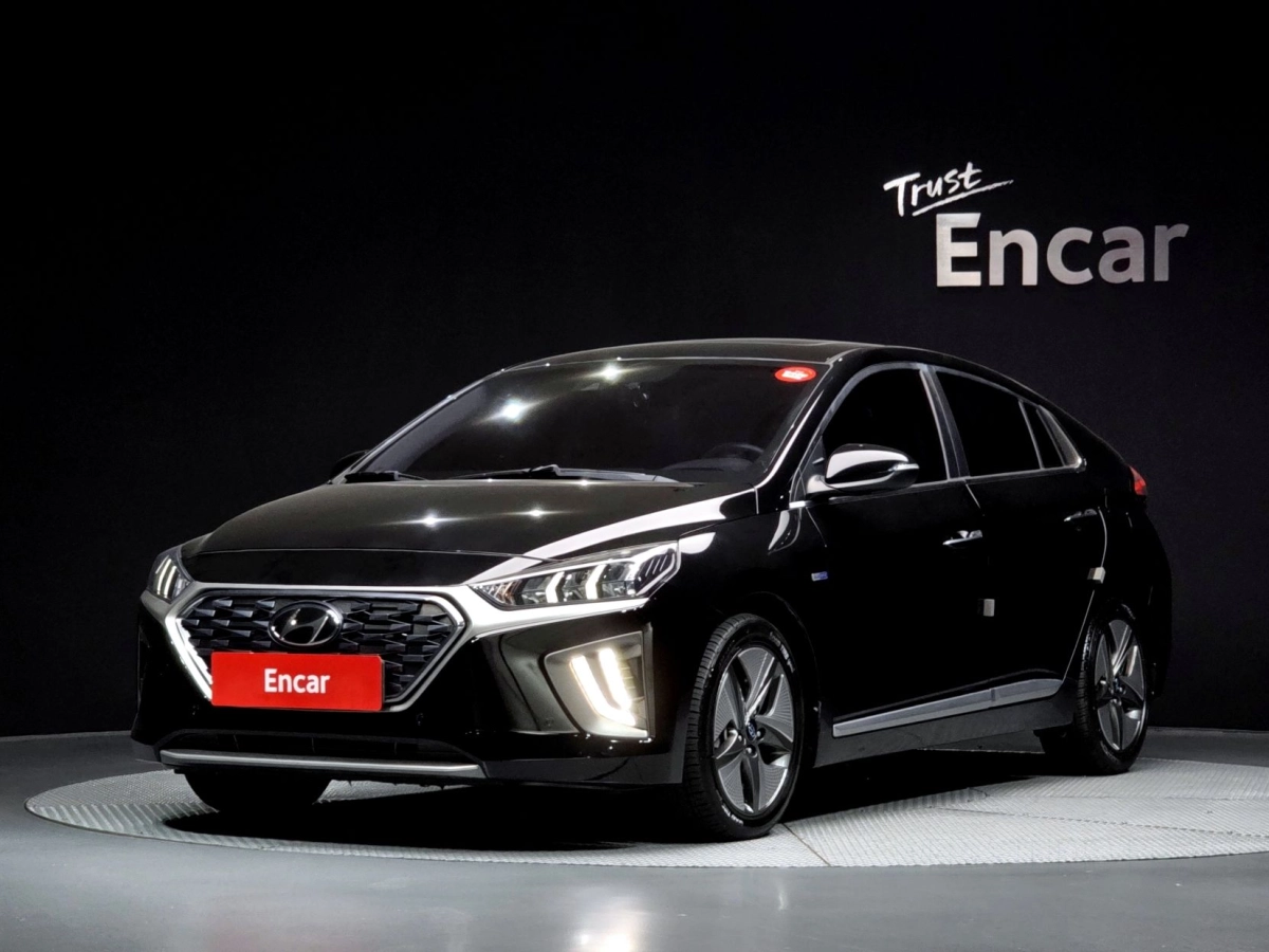 HYUNDAI IONIQ HYBRID