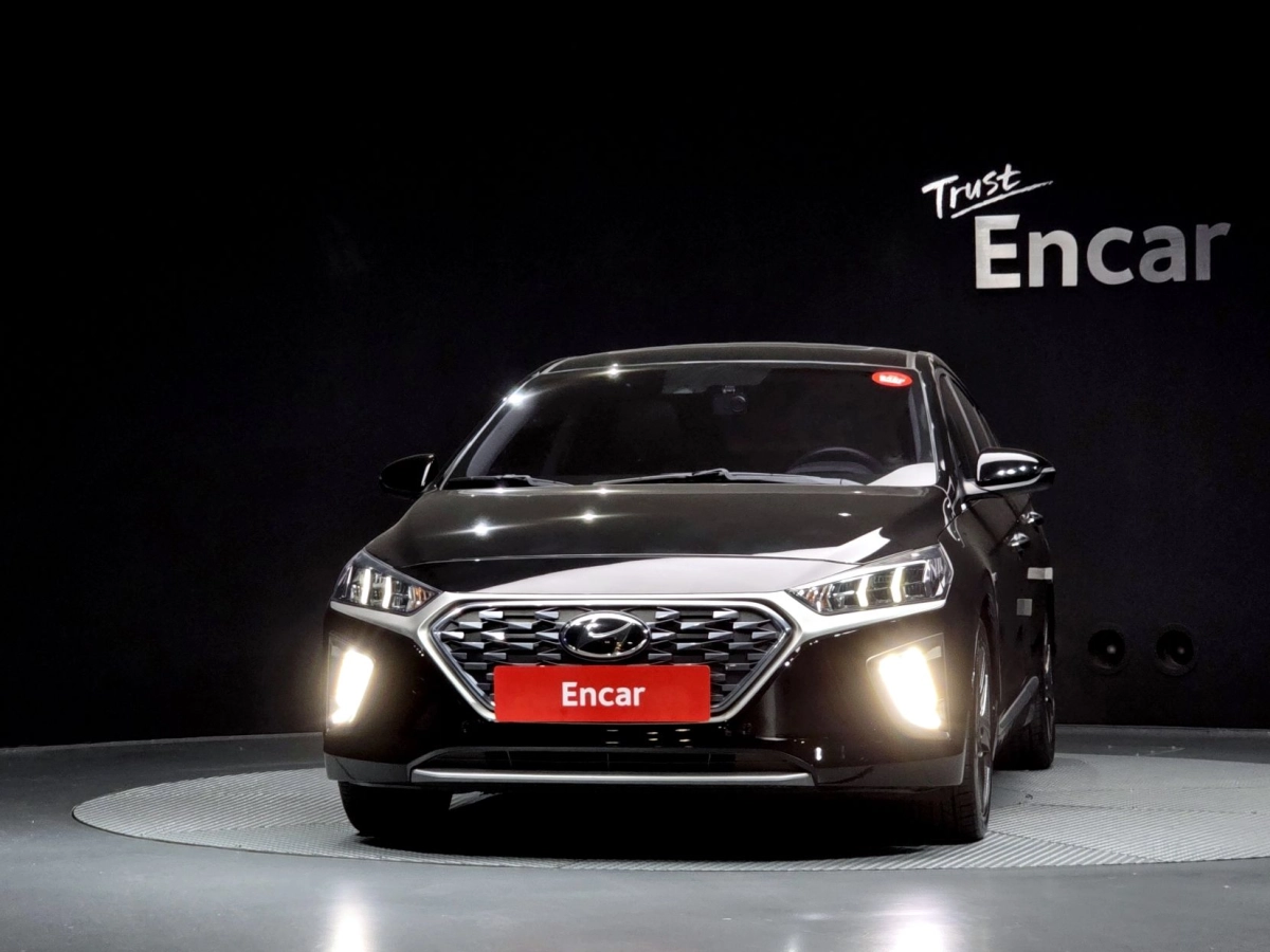 HYUNDAI IONIQ HYBRID