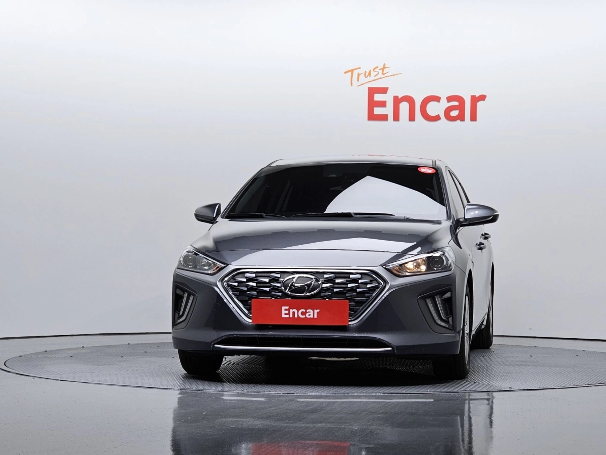 HYUNDAI IONIQ HYBRID