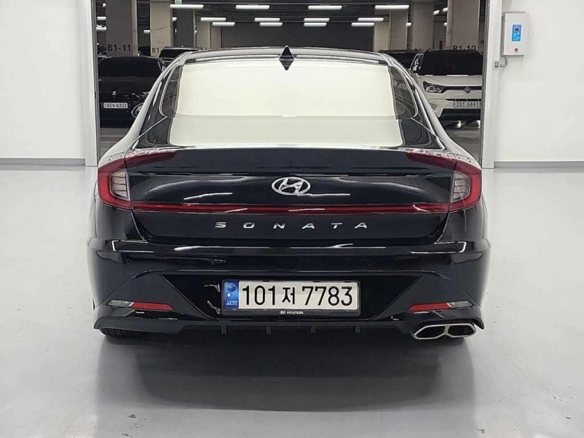 HYUNDAI SONATA DN8