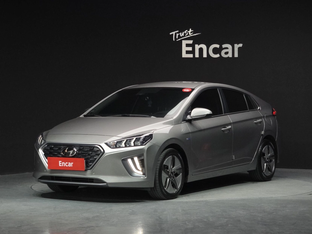 HYUNDAI IONIQ HYBRID