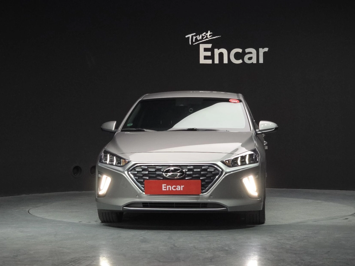 HYUNDAI IONIQ HYBRID