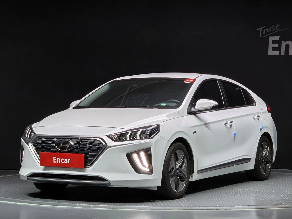 HYUNDAI IONIQ HYBRID