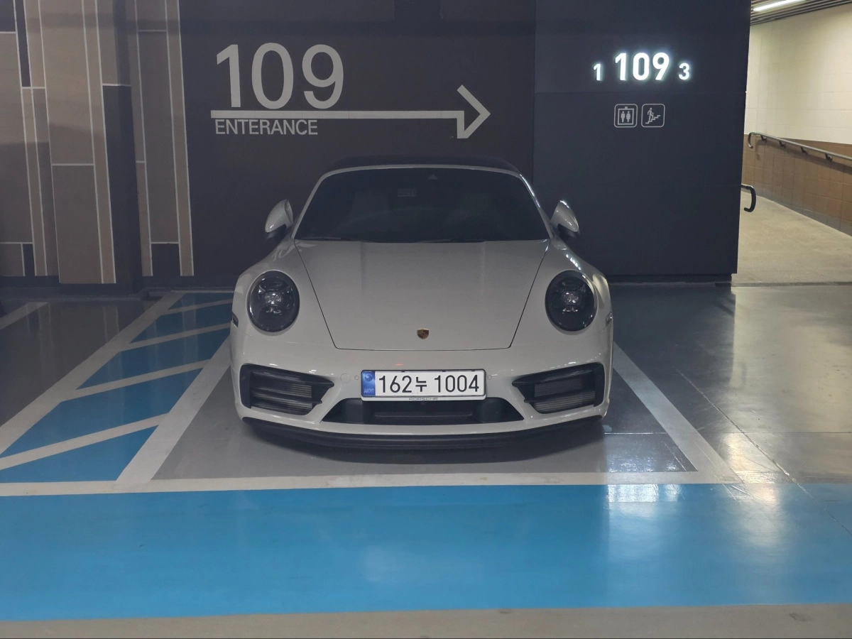 PORSCHE 911 992  2023