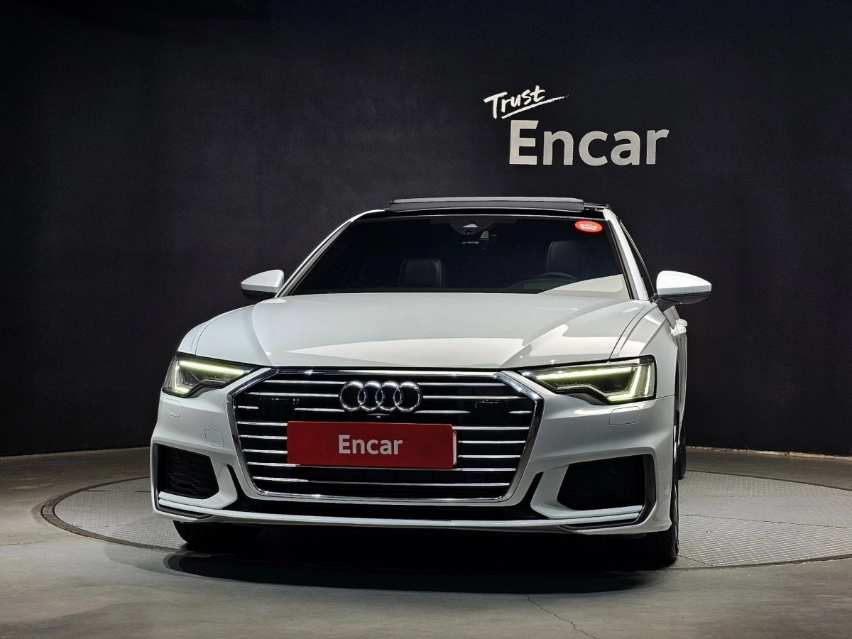 AUDI A6 C8