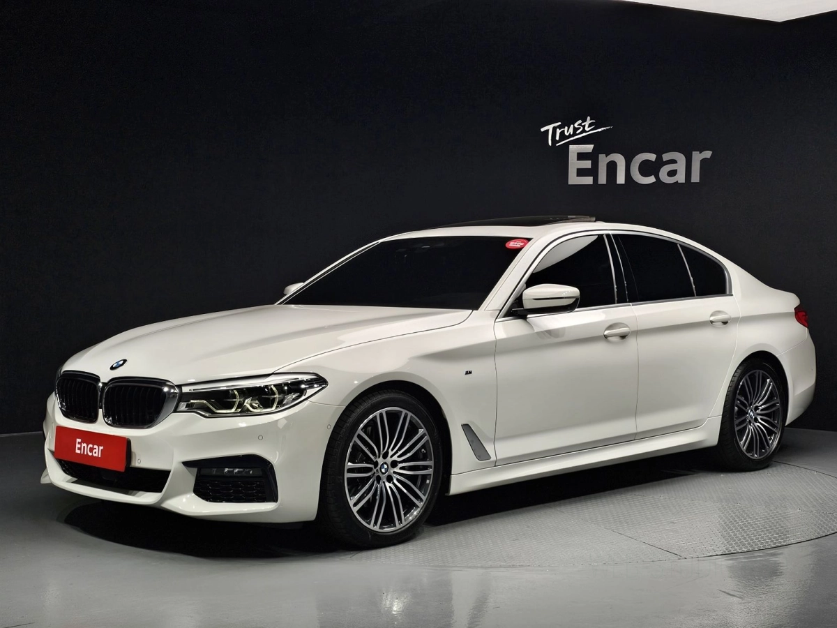 BMW 5-SERIES G30 2019