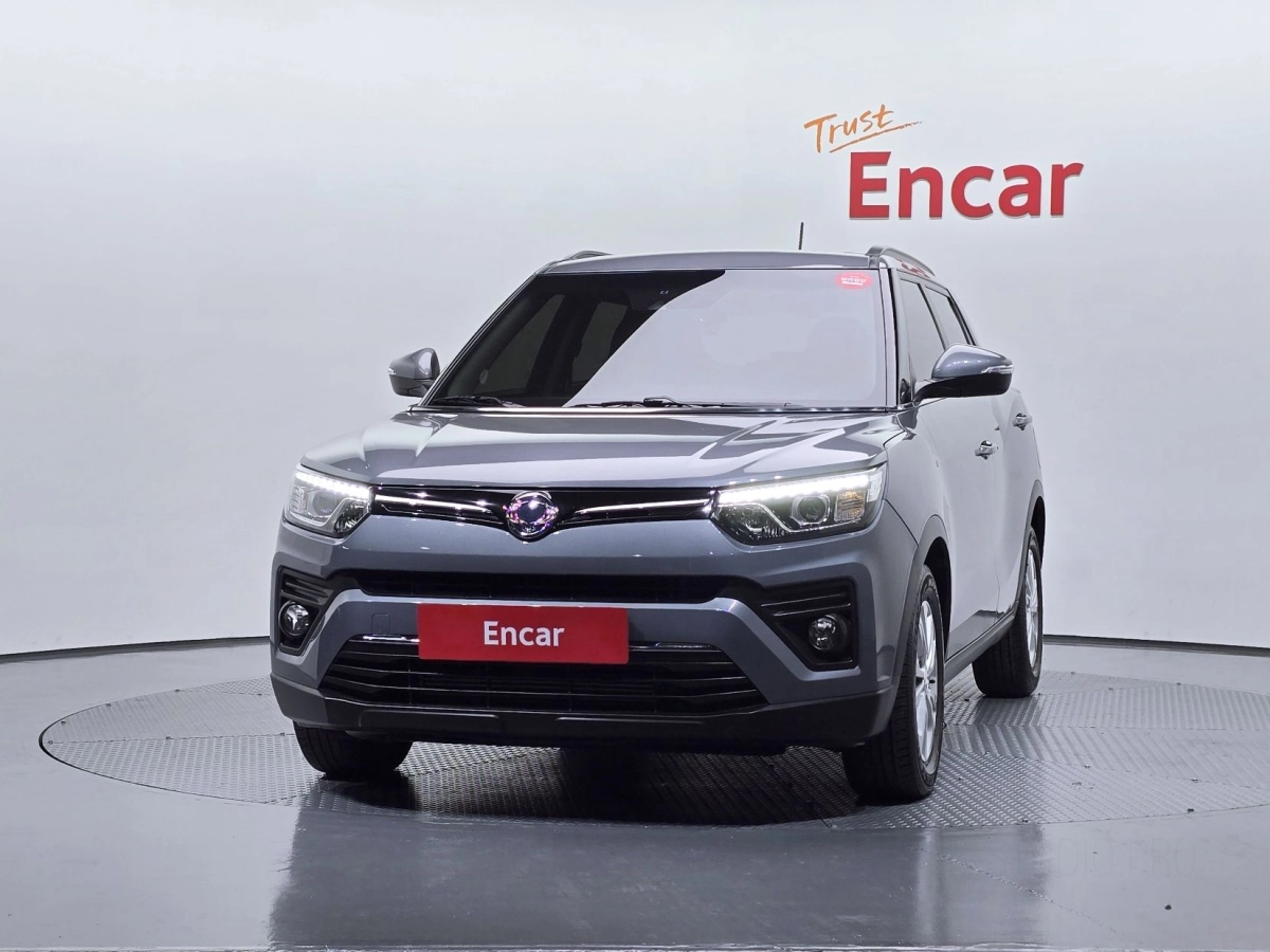 SSANGYONG TIVOLI VERY NEW