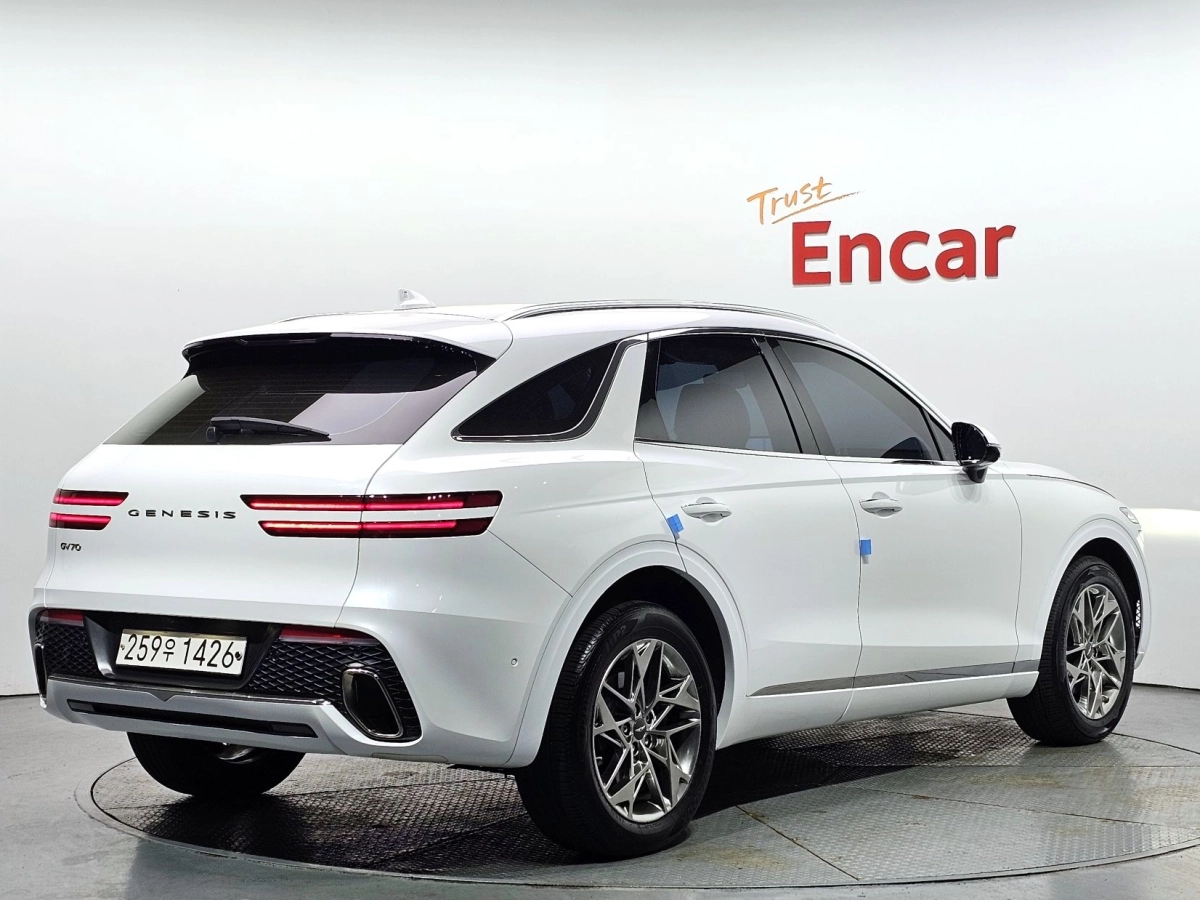 GENESIS GV70
