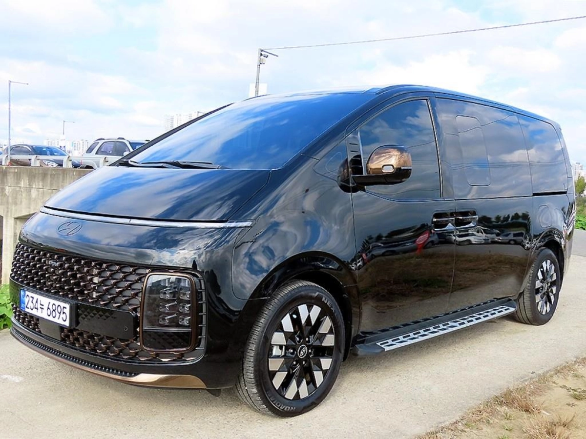 HYUNDAI STARIA 2024