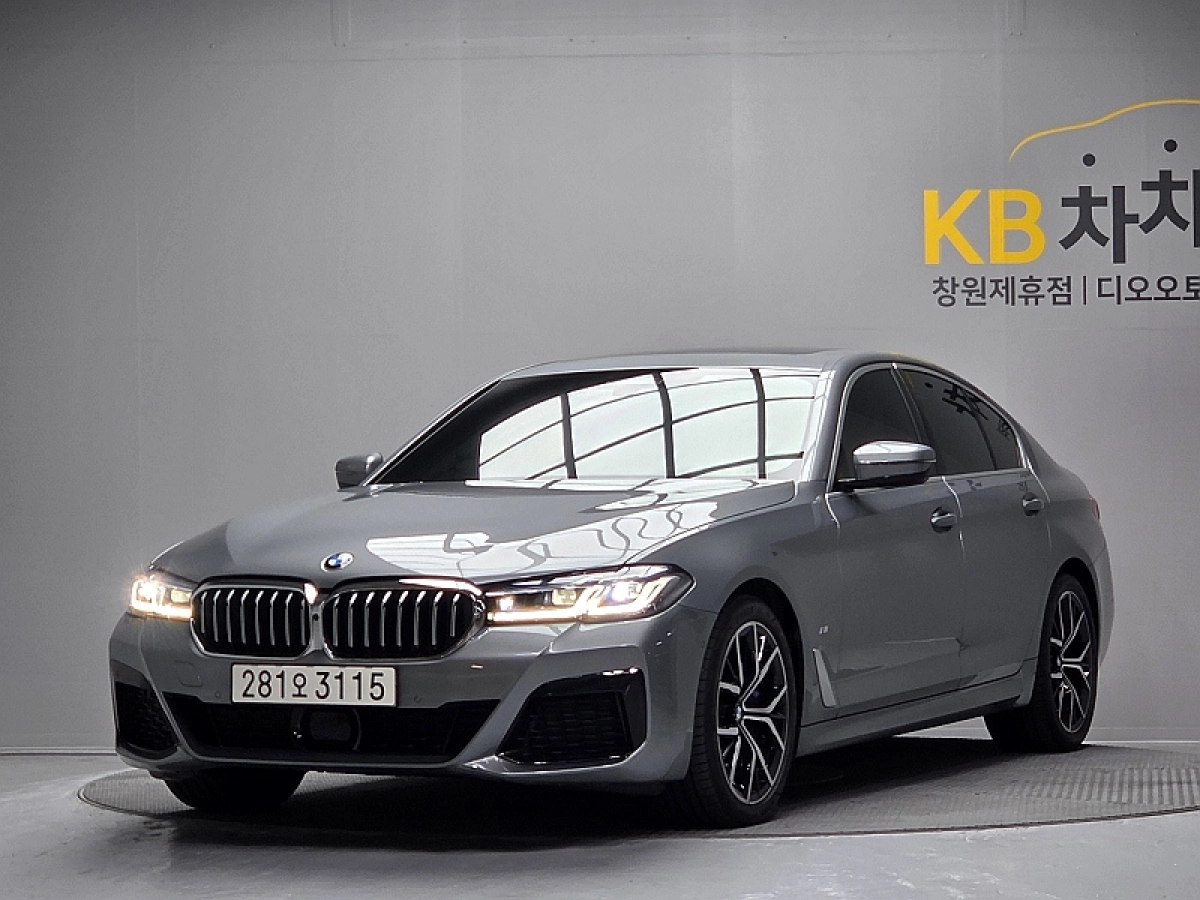 BMW 5-SERIES G30 2023