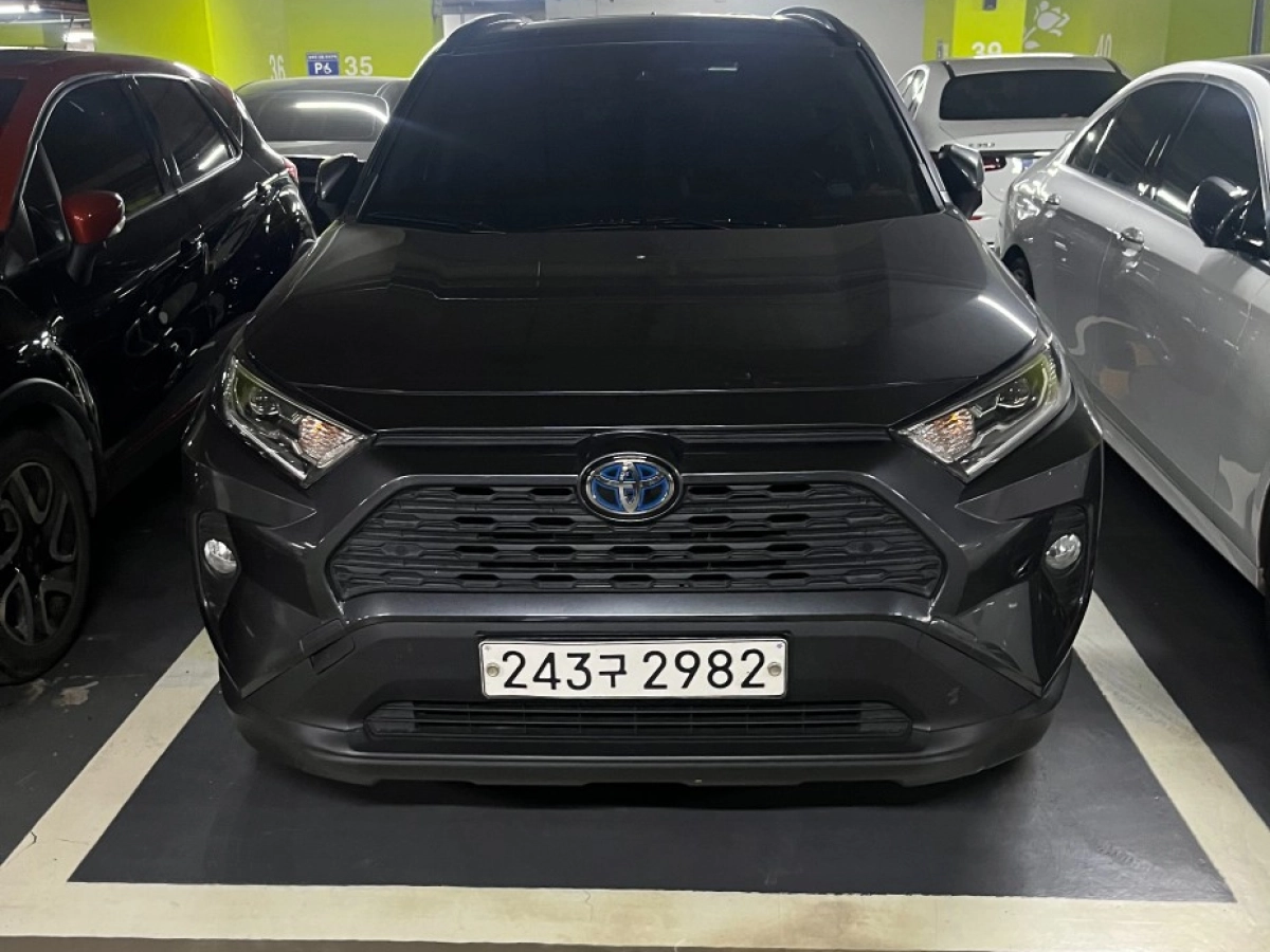 TOYOTA RAV4  2021