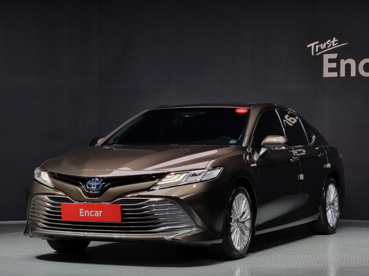 TOYOTA CAMRY XV70 2020