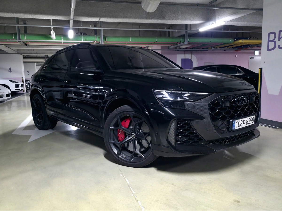 AUDI RSQ8 4M  2025