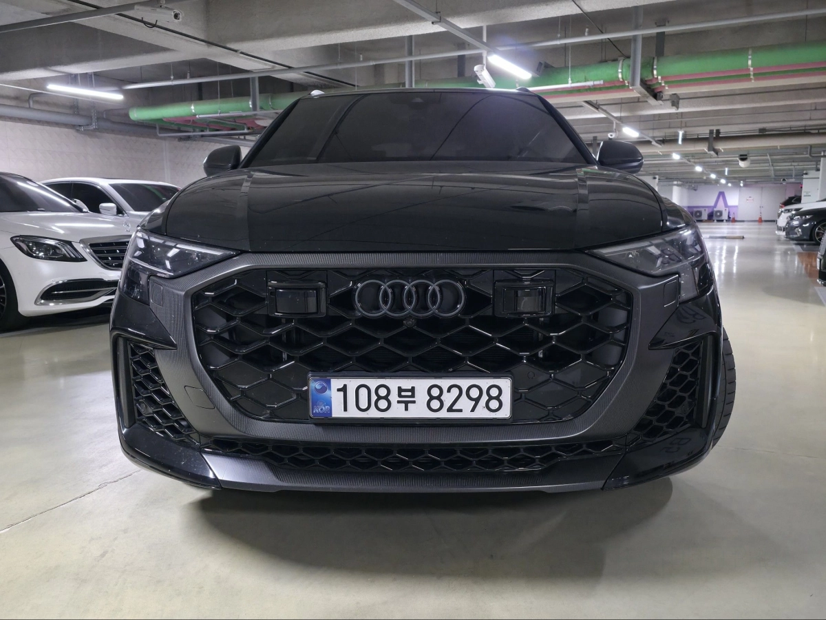 AUDI RSQ8 4M