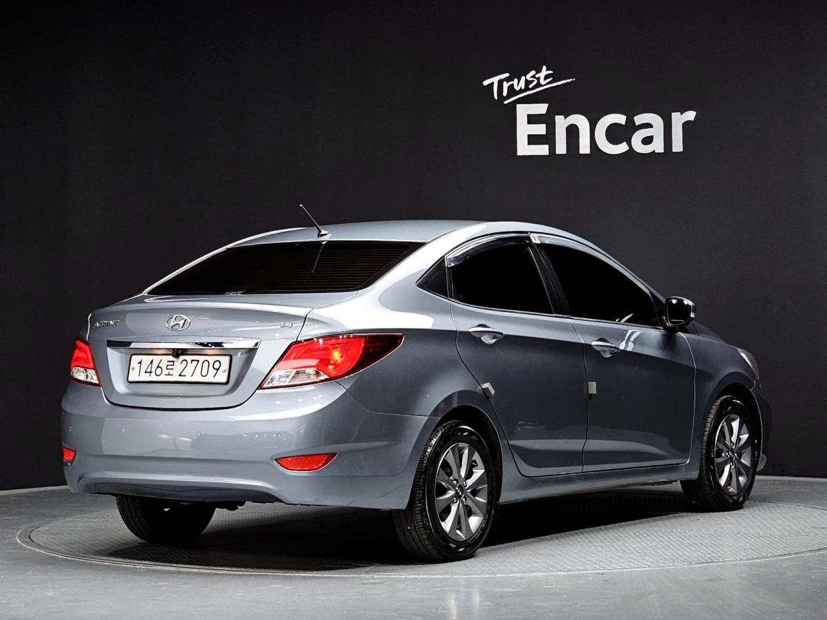 HYUNDAI ACCENT NEW