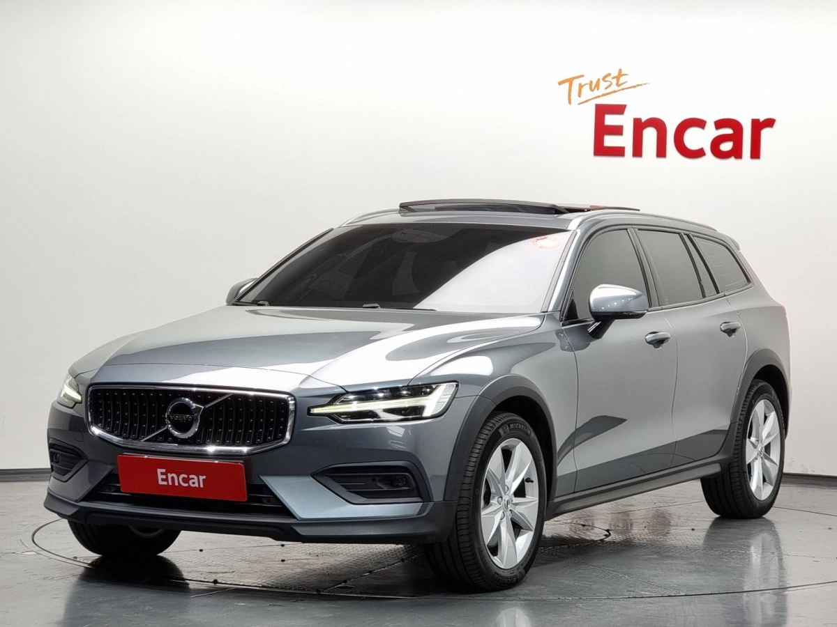 VOLVO V60 CROSS COUNTRY